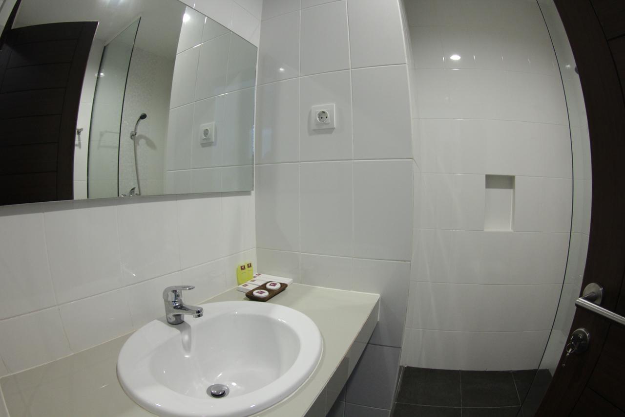 Amantis Hotel Demak Экстерьер фото