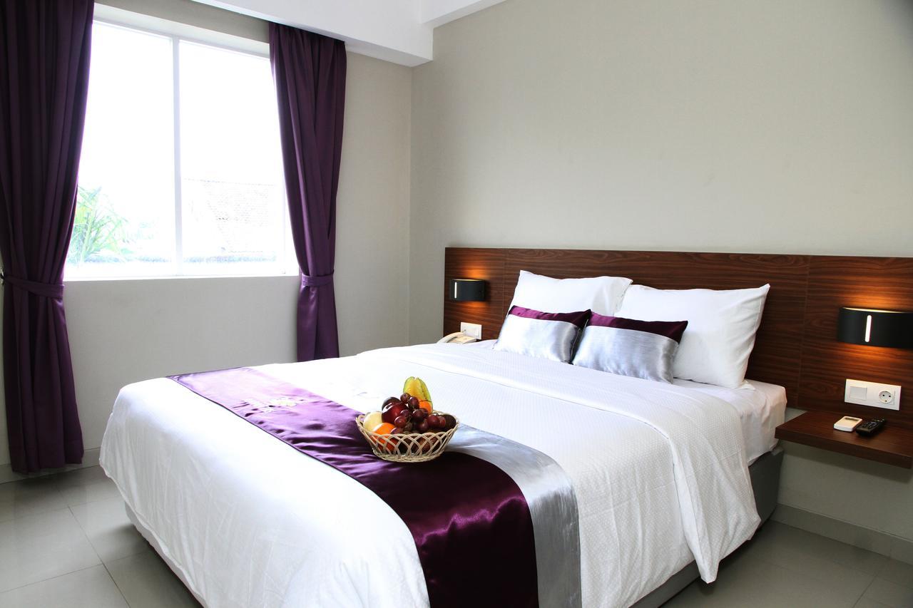Amantis Hotel Demak Экстерьер фото