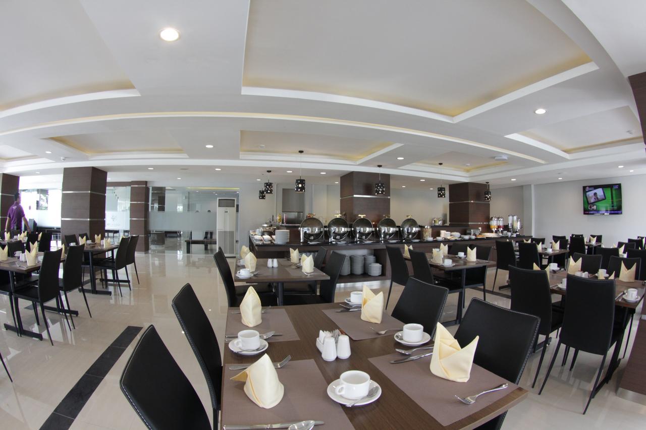 Amantis Hotel Demak Экстерьер фото