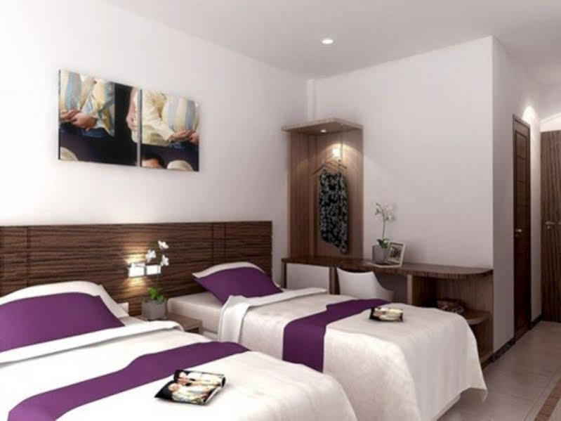Amantis Hotel Demak Экстерьер фото